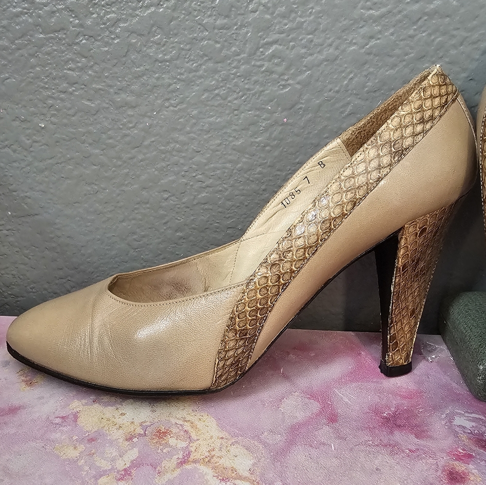 👠Christian Dior Vintage Tan Leather & Snakeskin-Textured Trim Heels -Size 7 👠 - Picture 6 of 16